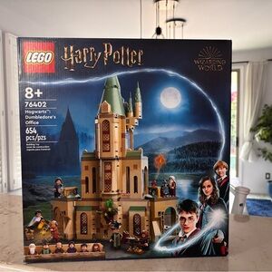 LEGO HARRY POTTER: Hogwarts:
Dumbledore's Office (76402)
New Sealed Box 654pcs